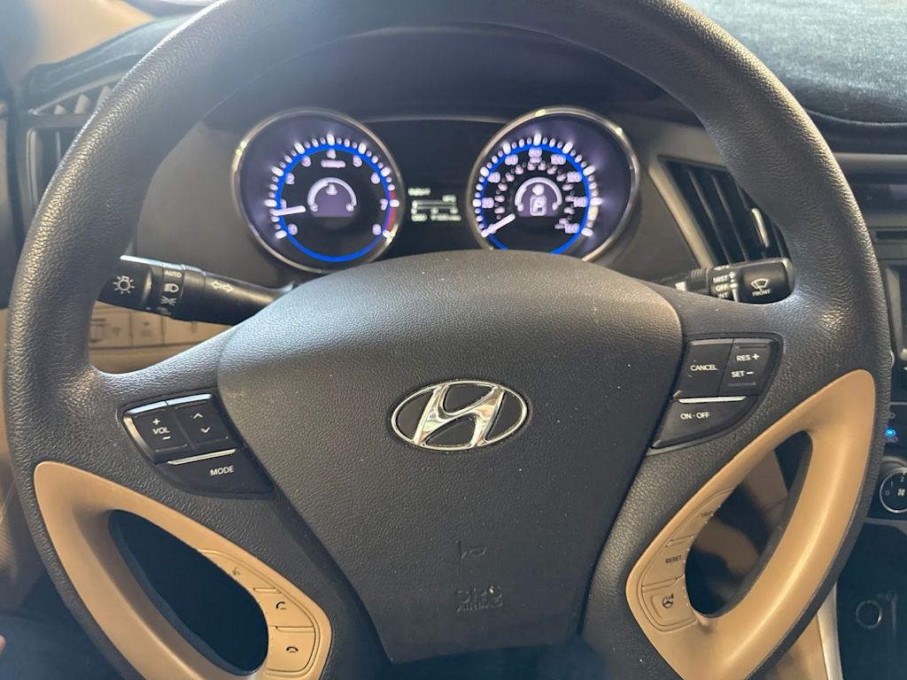 Thumbnail: 2014 Hyundai Sonata - 25