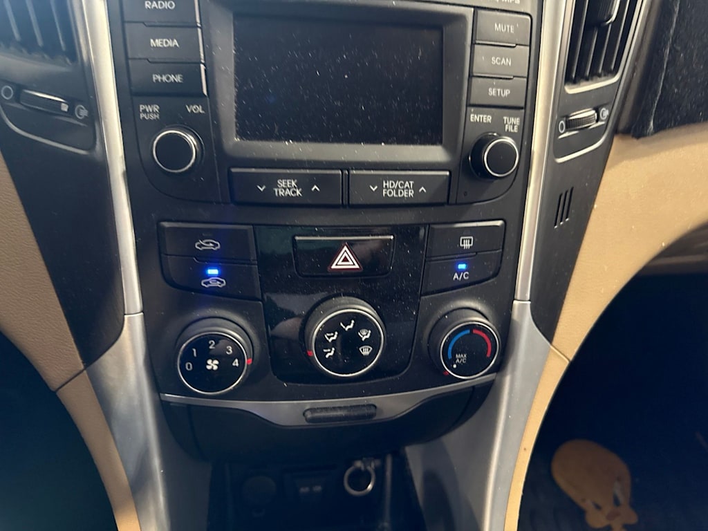 Thumbnail: 2014 Hyundai Sonata - 28