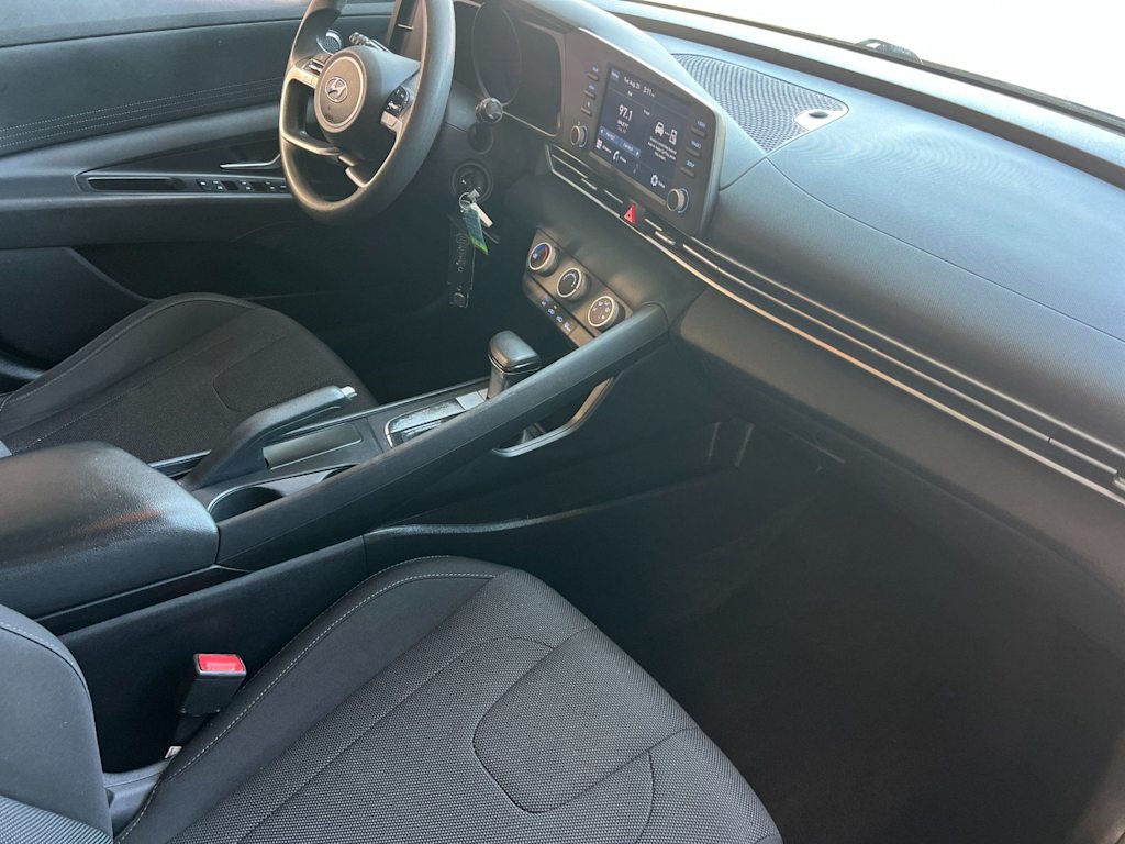 Thumbnail: 2022 Hyundai Elantra - 13