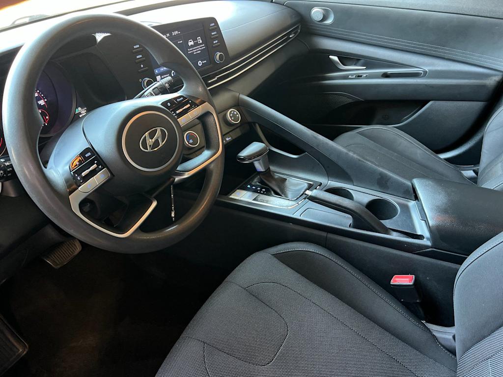 Thumbnail: 2022 Hyundai Elantra - 9