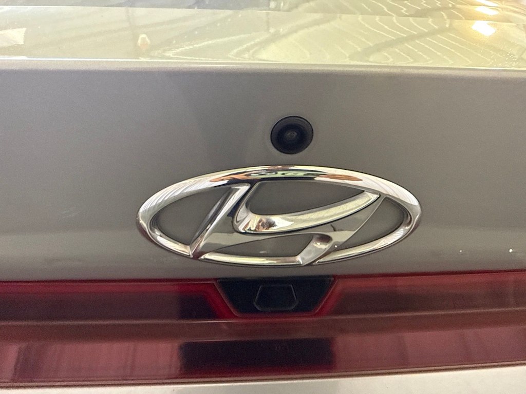 Thumbnail: 2022 Hyundai Elantra - 20