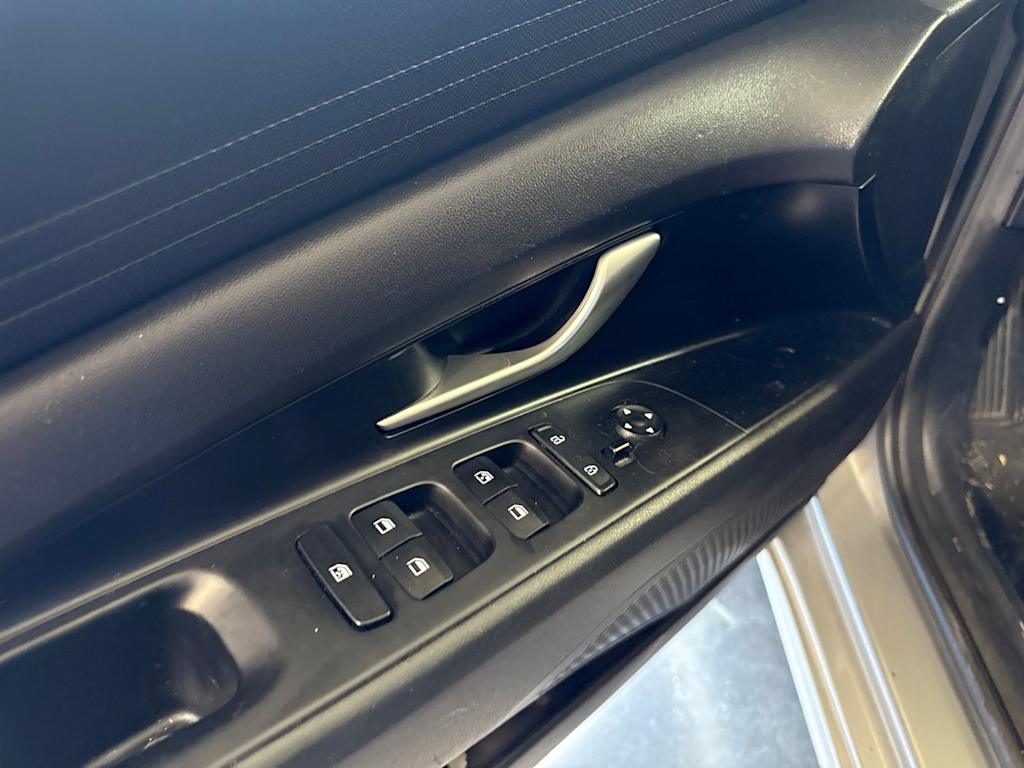 Thumbnail: 2022 Hyundai Elantra - 22