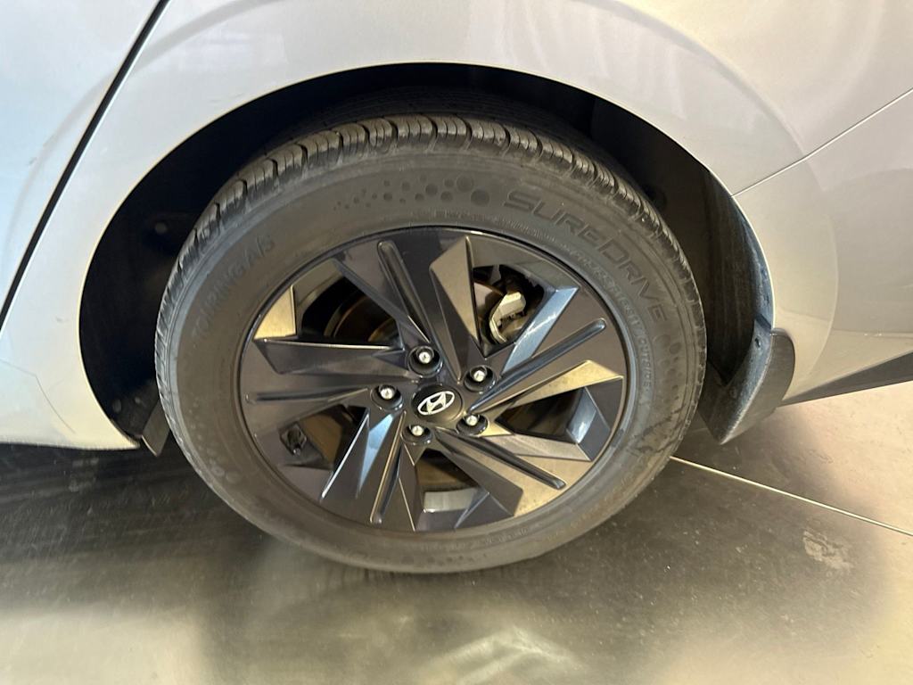 Thumbnail: 2022 Hyundai Elantra - 8