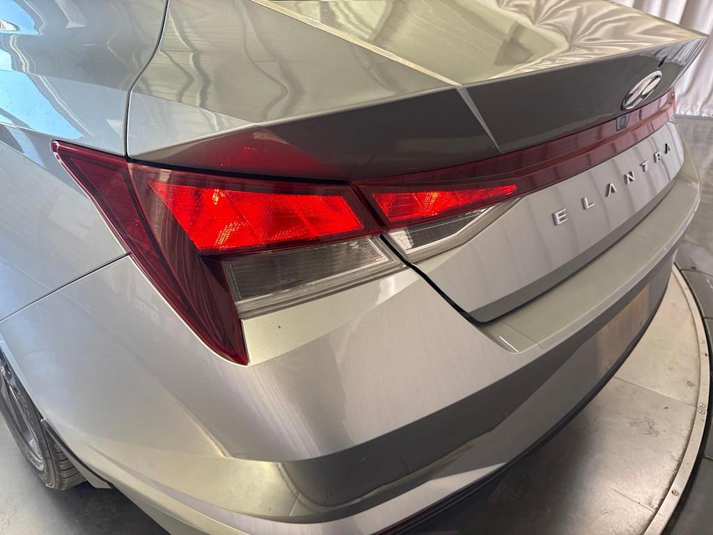 Thumbnail: 2022 Hyundai Elantra - 19