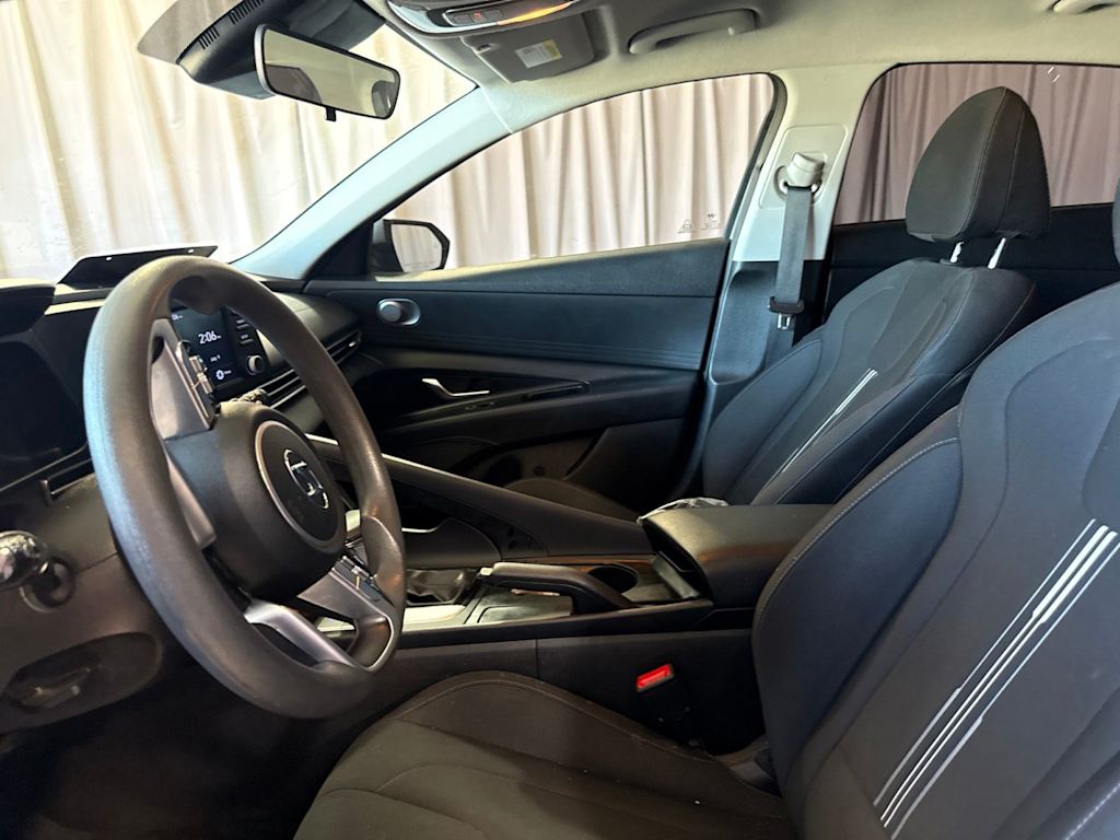 Thumbnail: 2022 Hyundai Elantra - 9