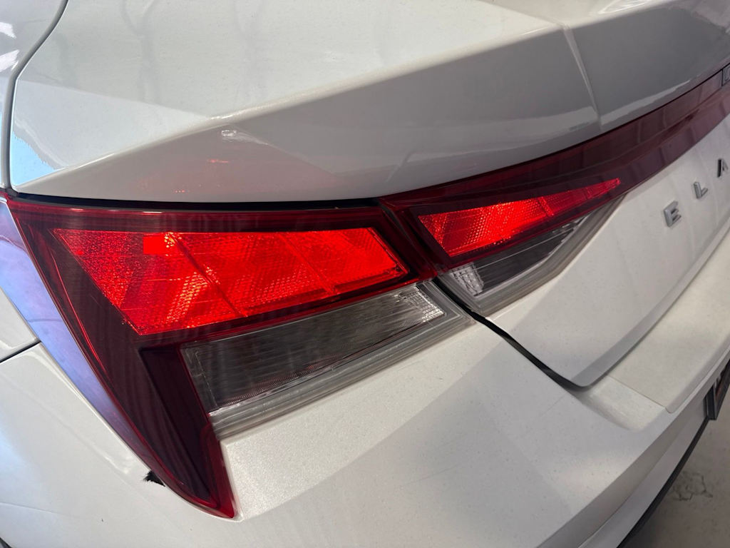 Thumbnail: 2021 Hyundai Elantra - 19