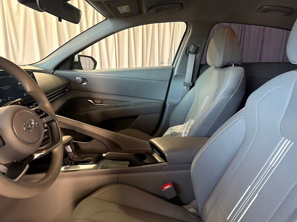 Thumbnail: 2021 Hyundai Elantra - 8