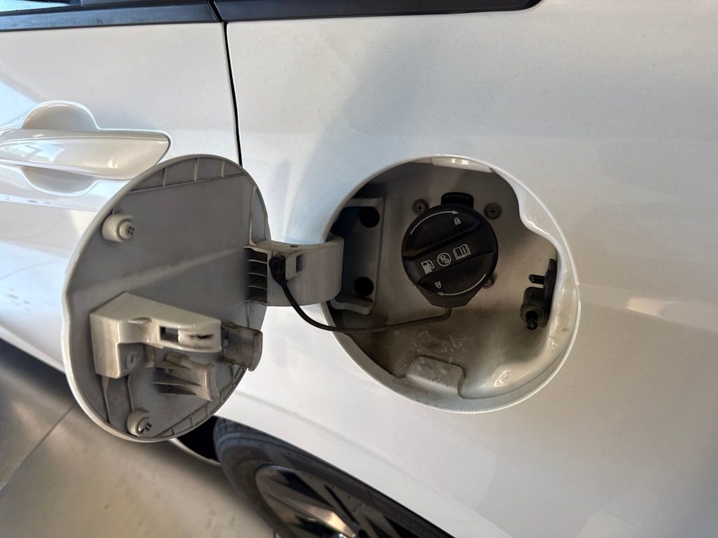 Thumbnail: 2021 Hyundai Elantra - 14