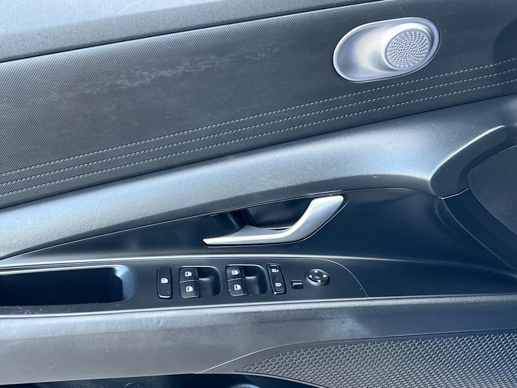 Thumbnail: 2023 Hyundai Elantra - 20