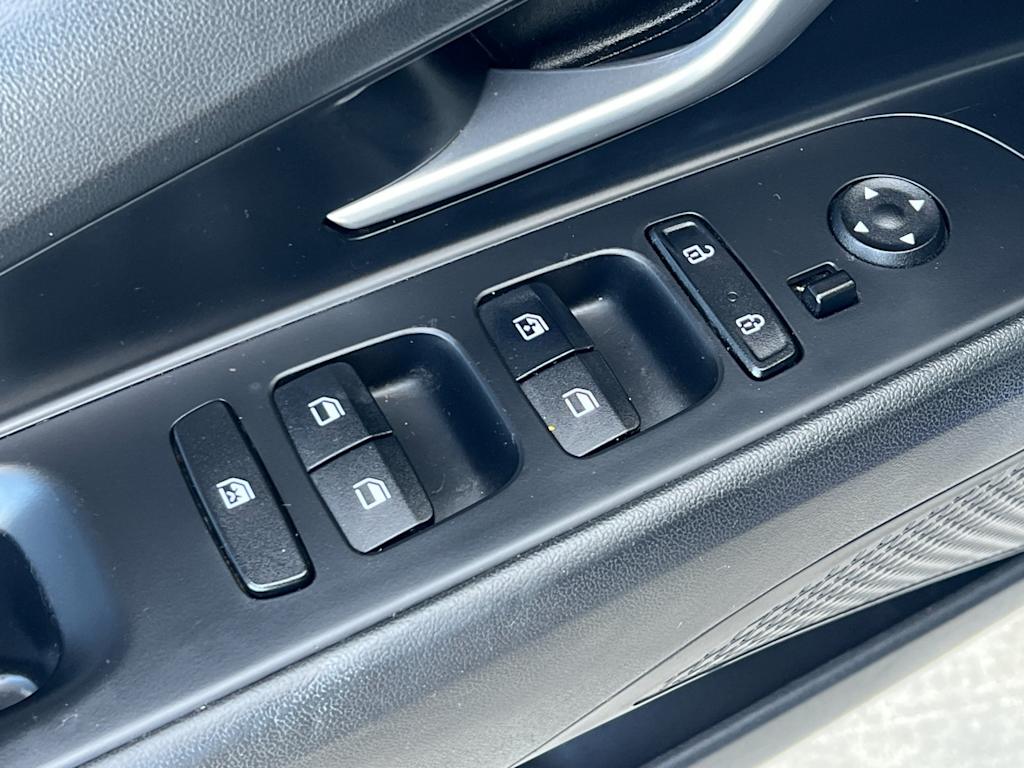 Thumbnail: 2023 Hyundai Elantra - 21