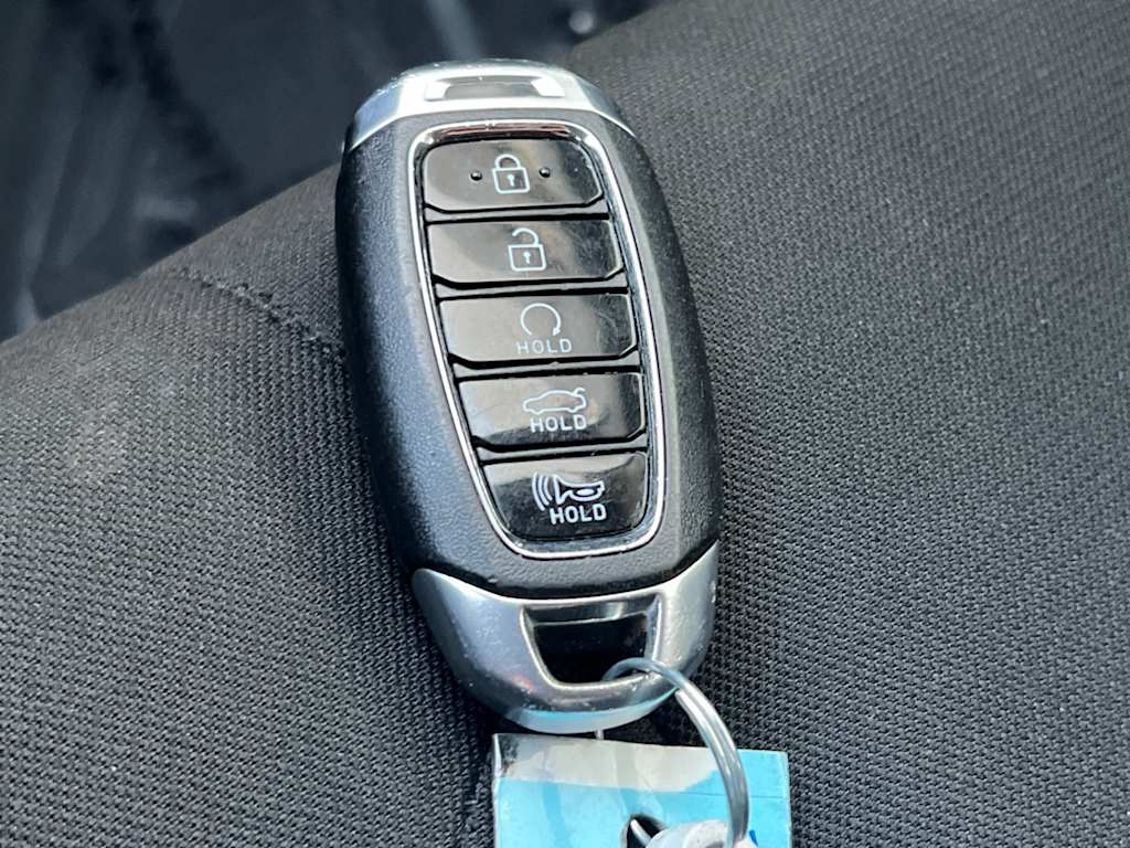 Thumbnail: 2023 Hyundai Elantra - 15