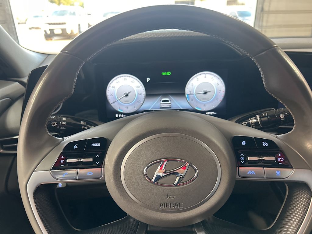 Thumbnail: 2023 Hyundai Elantra - 10