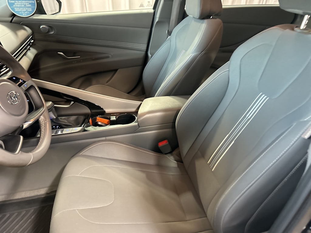 Thumbnail: 2023 Hyundai Elantra - 8