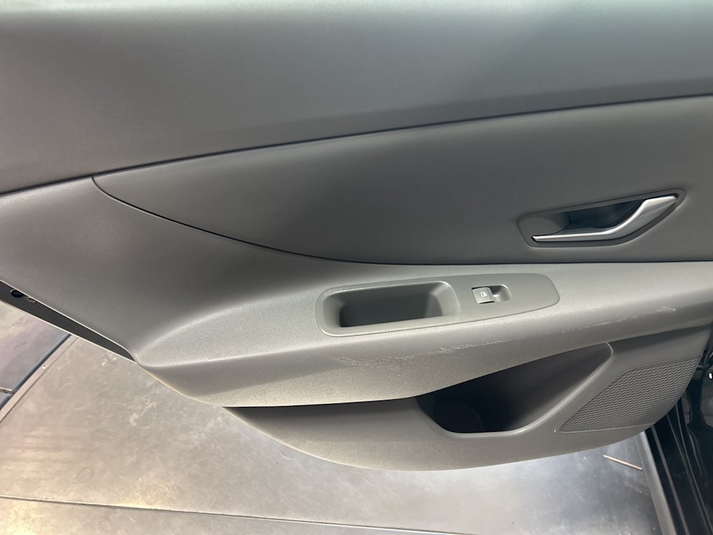 Thumbnail: 2023 Hyundai Elantra - 24