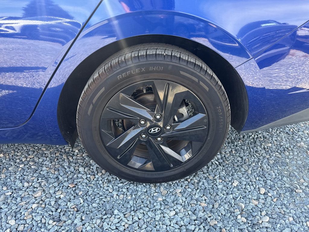 Thumbnail: 2021 Hyundai Elantra - 8