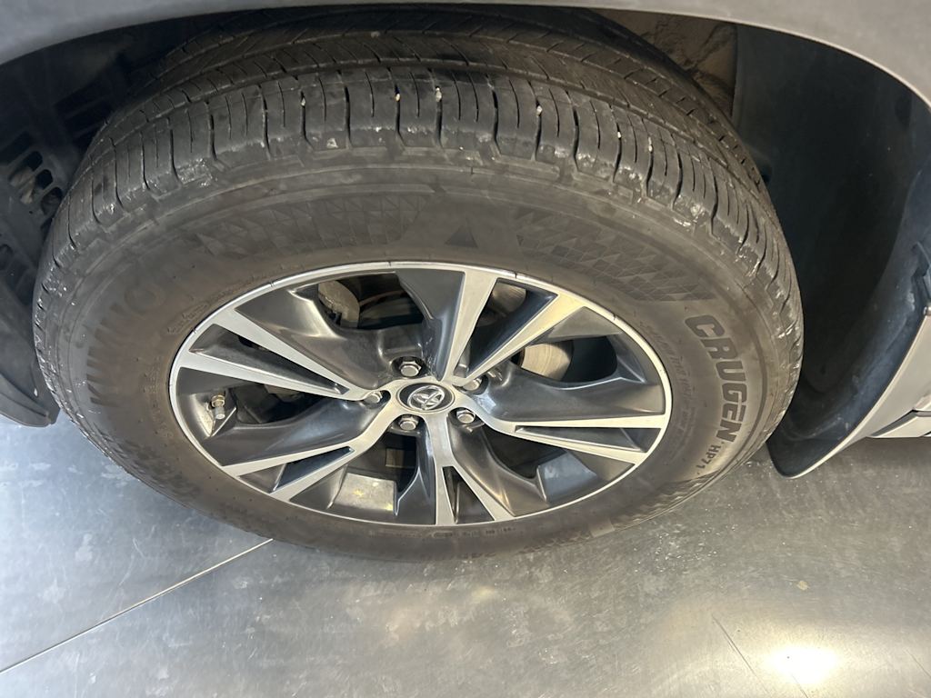 Thumbnail: 2019 Toyota Highlander - 24