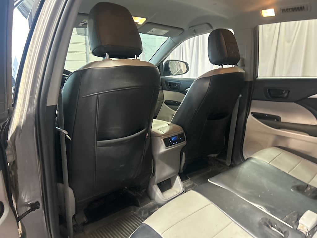 Thumbnail: 2019 Toyota Highlander - 9