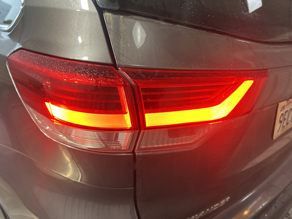 Thumbnail: 2019 Toyota Highlander - 21