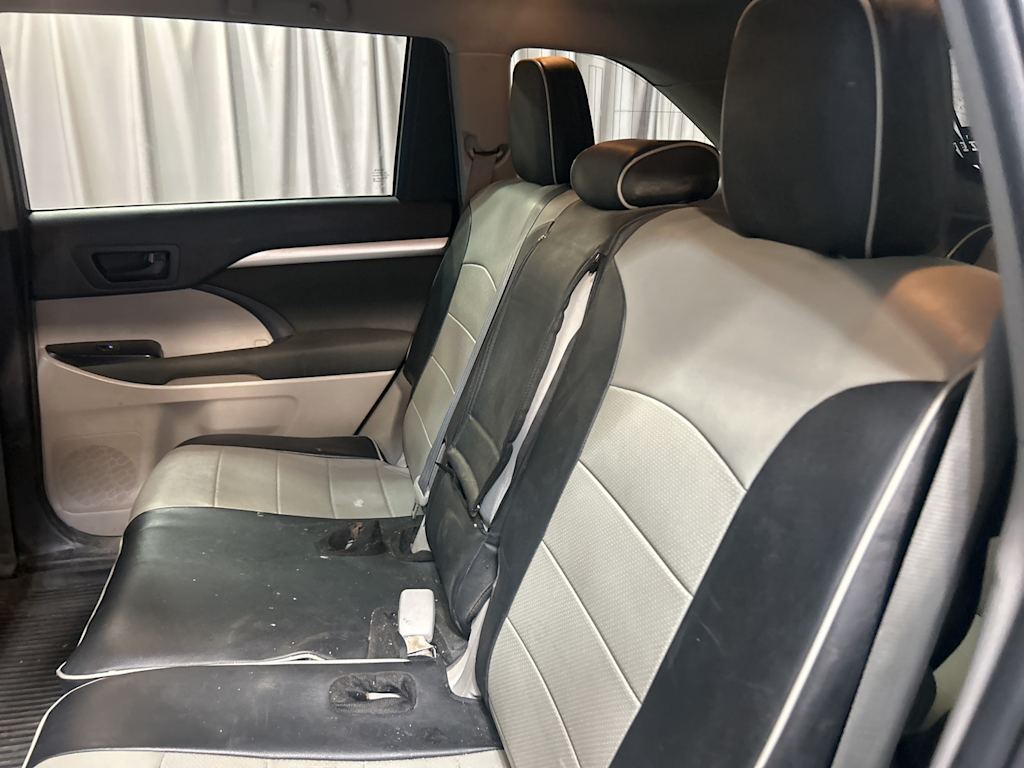 Thumbnail: 2019 Toyota Highlander - 27