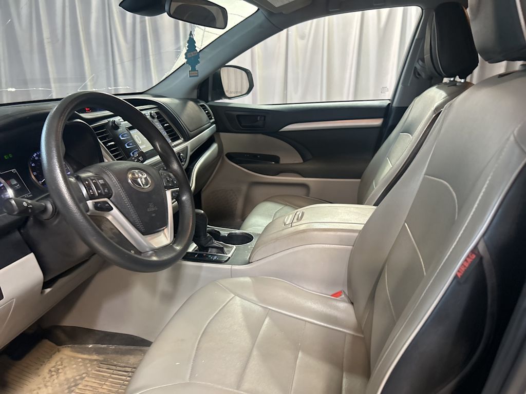 Thumbnail: 2019 Toyota Highlander - 7