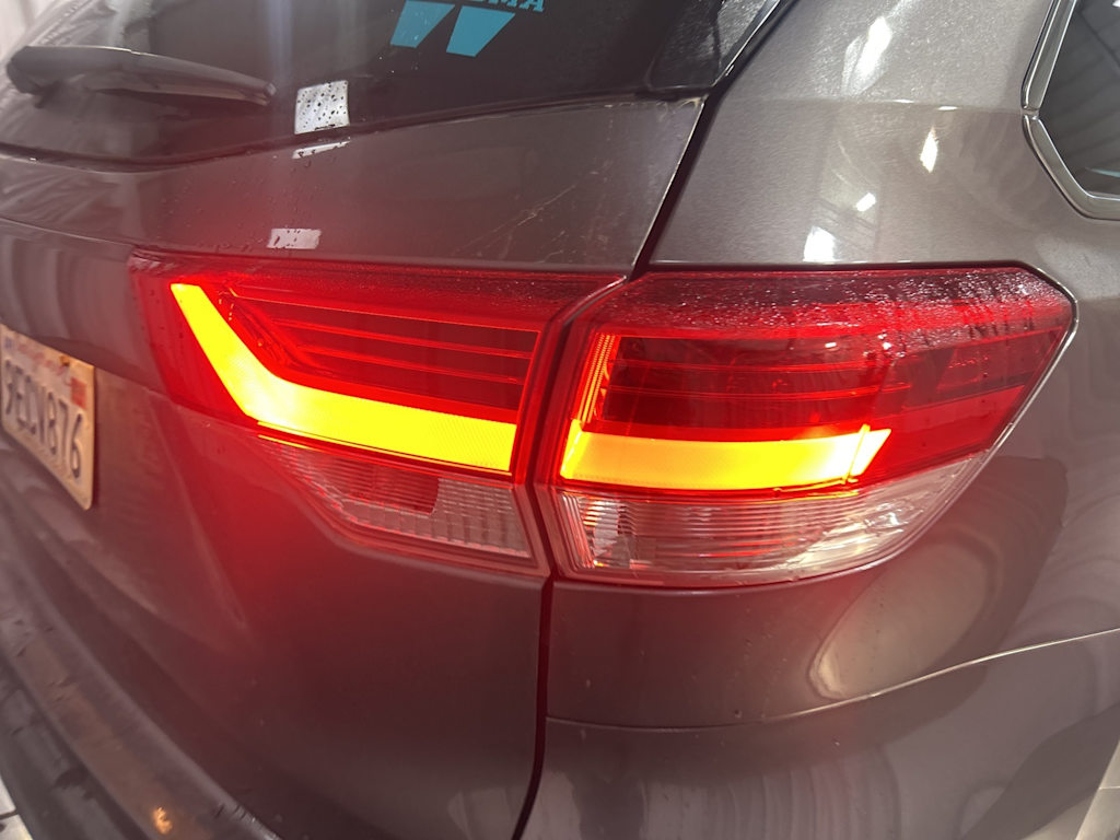 Thumbnail: 2019 Toyota Highlander - 18