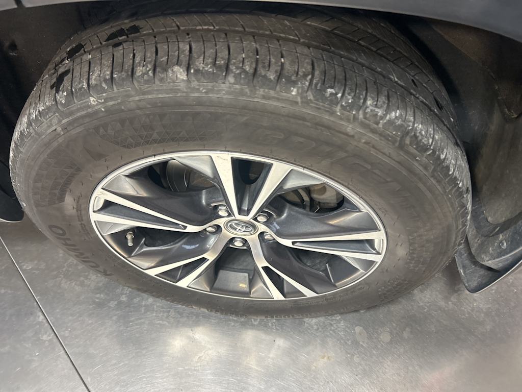 Thumbnail: 2019 Toyota Highlander - 22