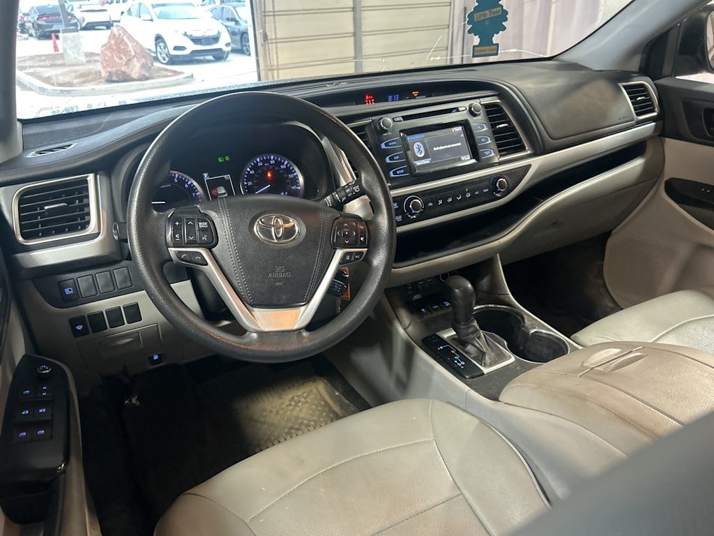Thumbnail: 2019 Toyota Highlander - 2