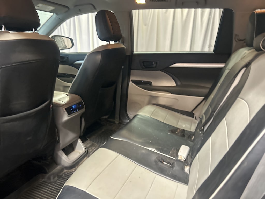 Thumbnail: 2019 Toyota Highlander - 26