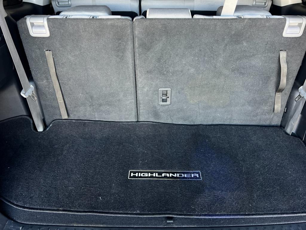 Thumbnail: 2022 Toyota Highlander - 17