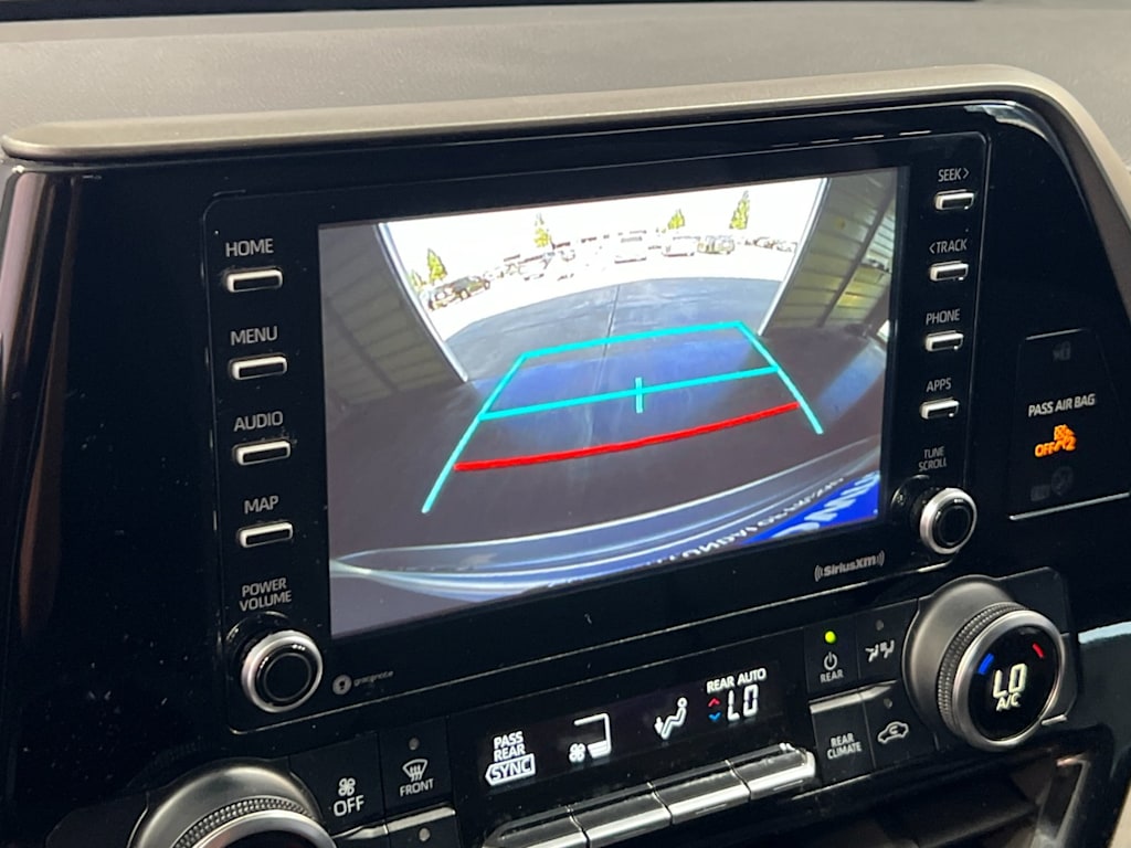 Thumbnail: 2022 Toyota Highlander - 26