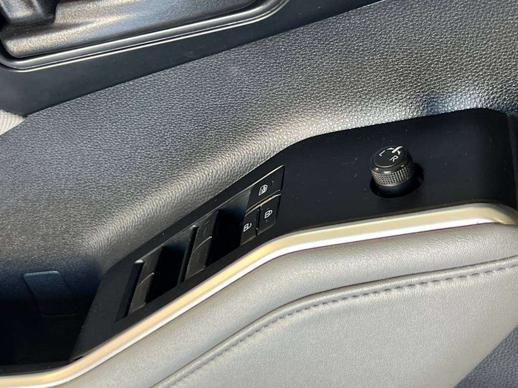 Thumbnail: 2022 Toyota Highlander - 24