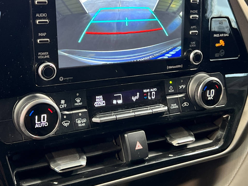 Thumbnail: 2022 Toyota Highlander - 27