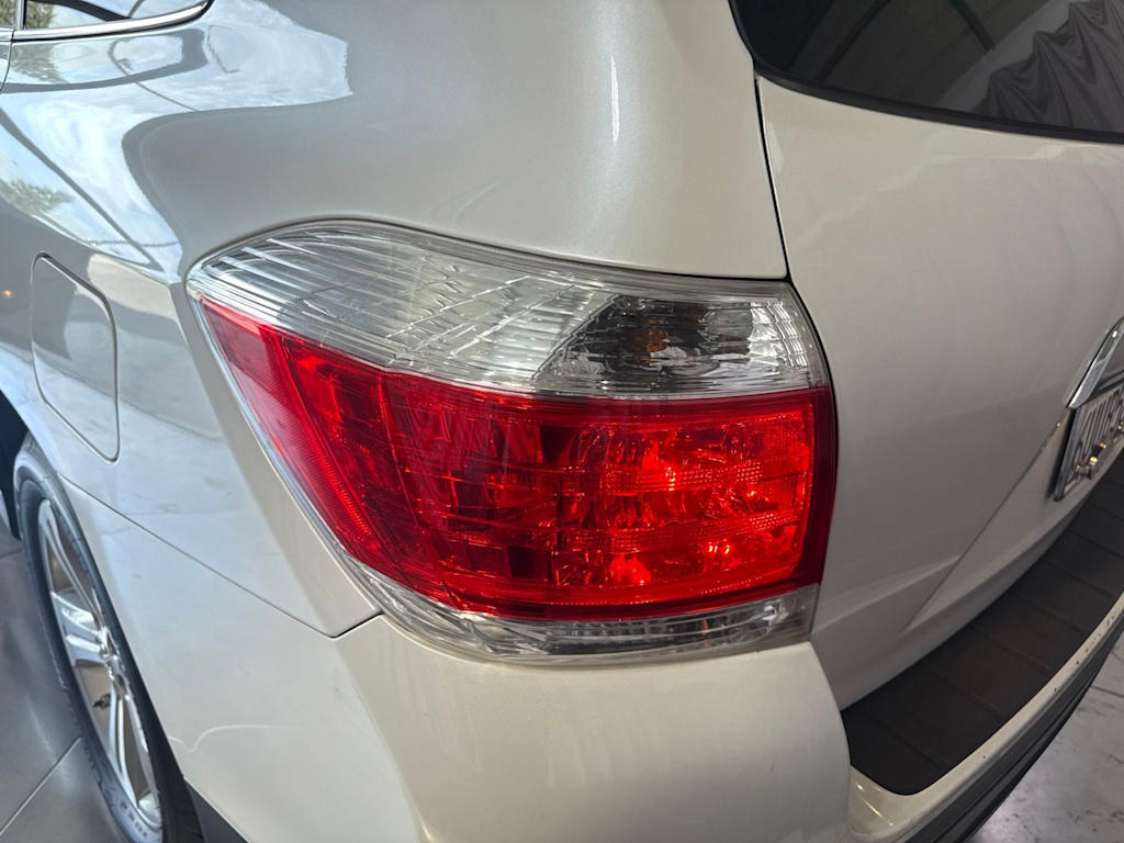Thumbnail: 2012 Toyota Highlander - 21