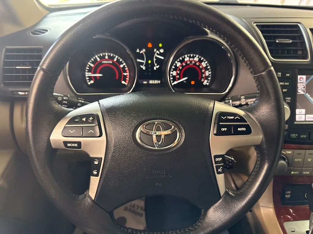 Thumbnail: 2012 Toyota Highlander - 2