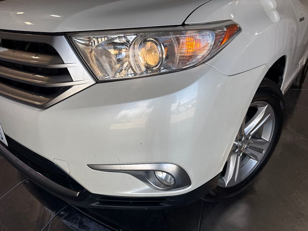 Thumbnail: 2012 Toyota Highlander - 19
