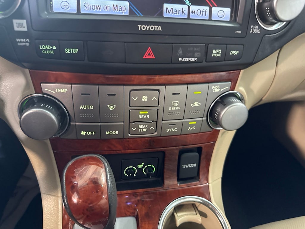 Thumbnail: 2012 Toyota Highlander - 31