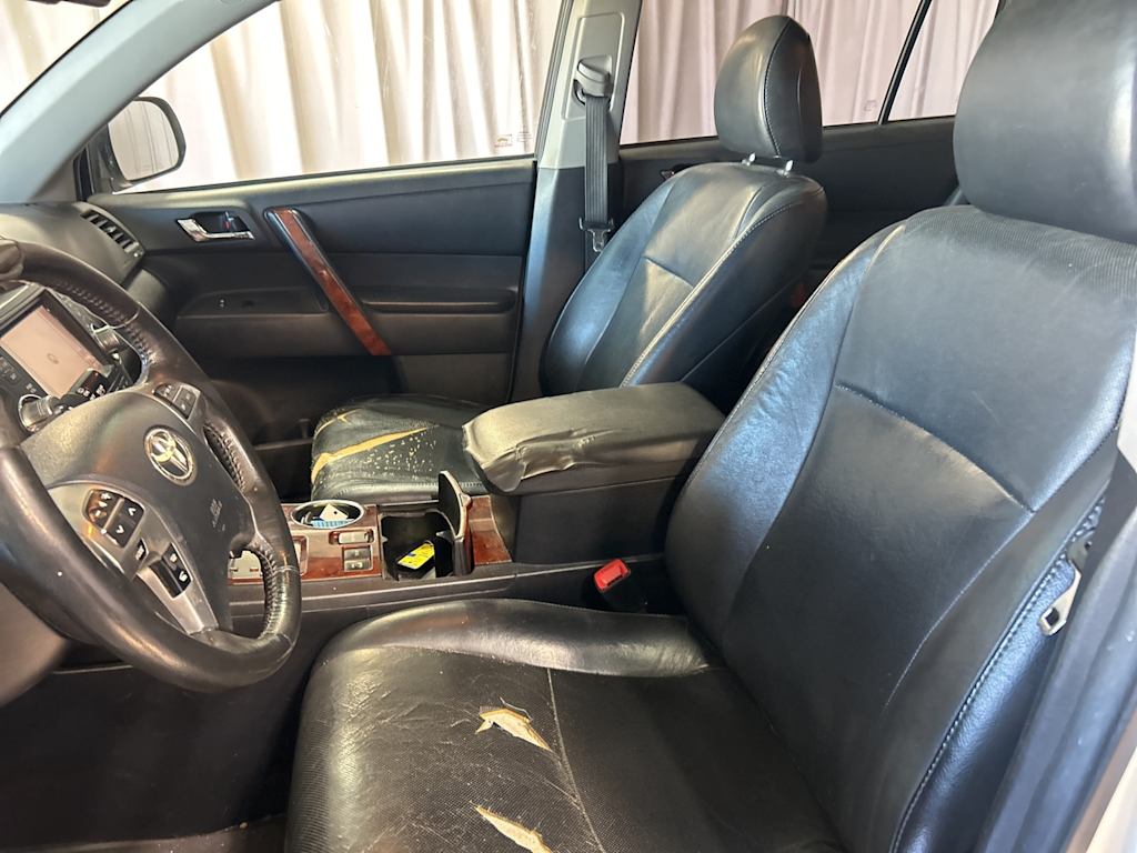 Thumbnail: 2012 Toyota Highlander - 29