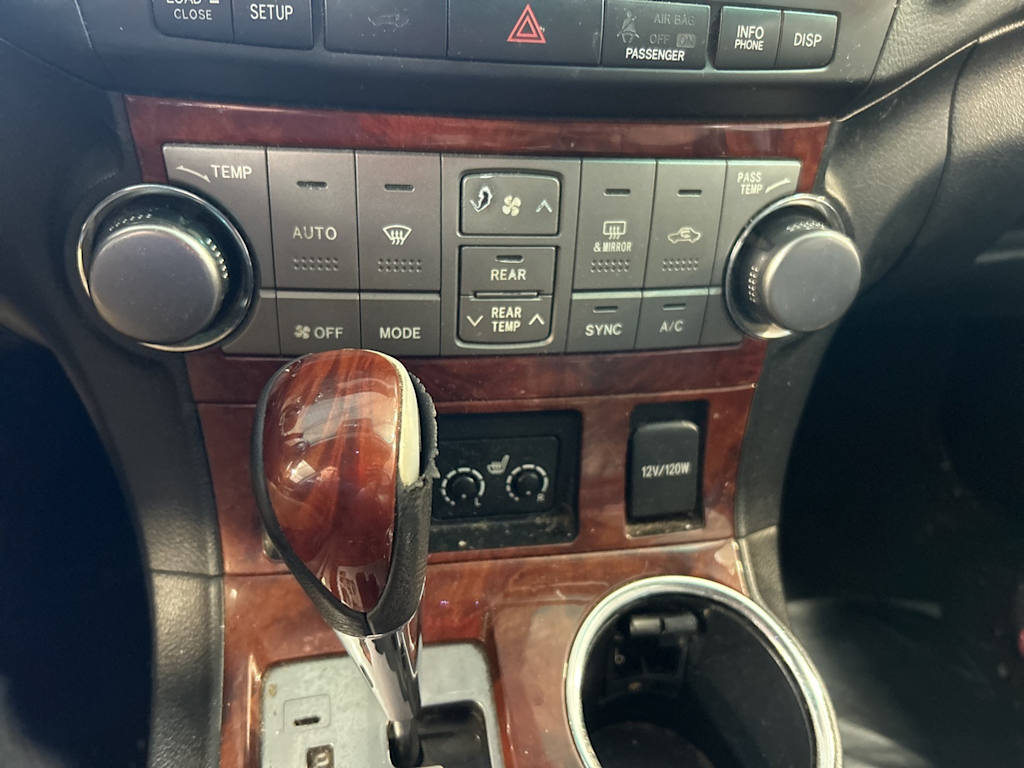 Thumbnail: 2012 Toyota Highlander - 30