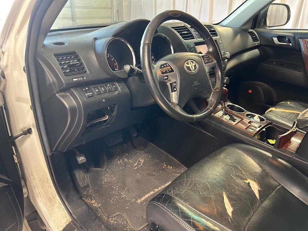 Thumbnail: 2012 Toyota Highlander - 6