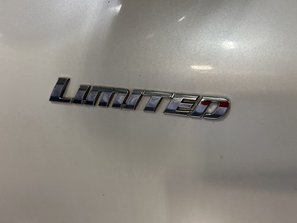 Thumbnail: 2012 Toyota Highlander - 14