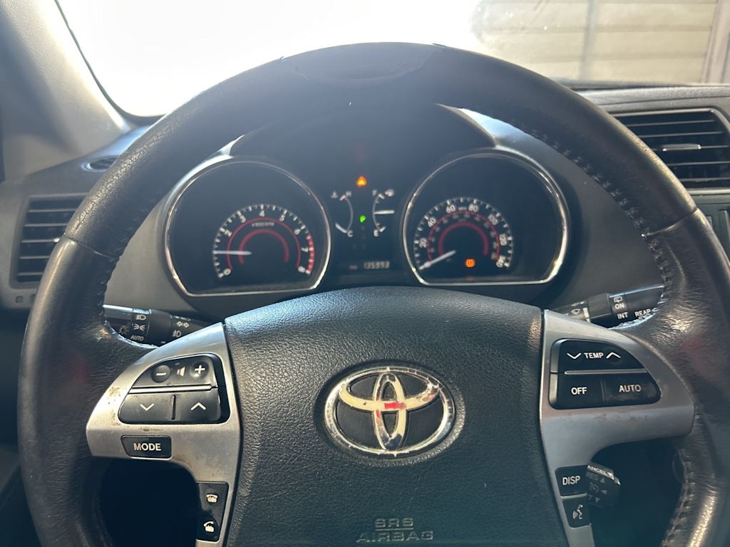 Thumbnail: 2012 Toyota Highlander - 31