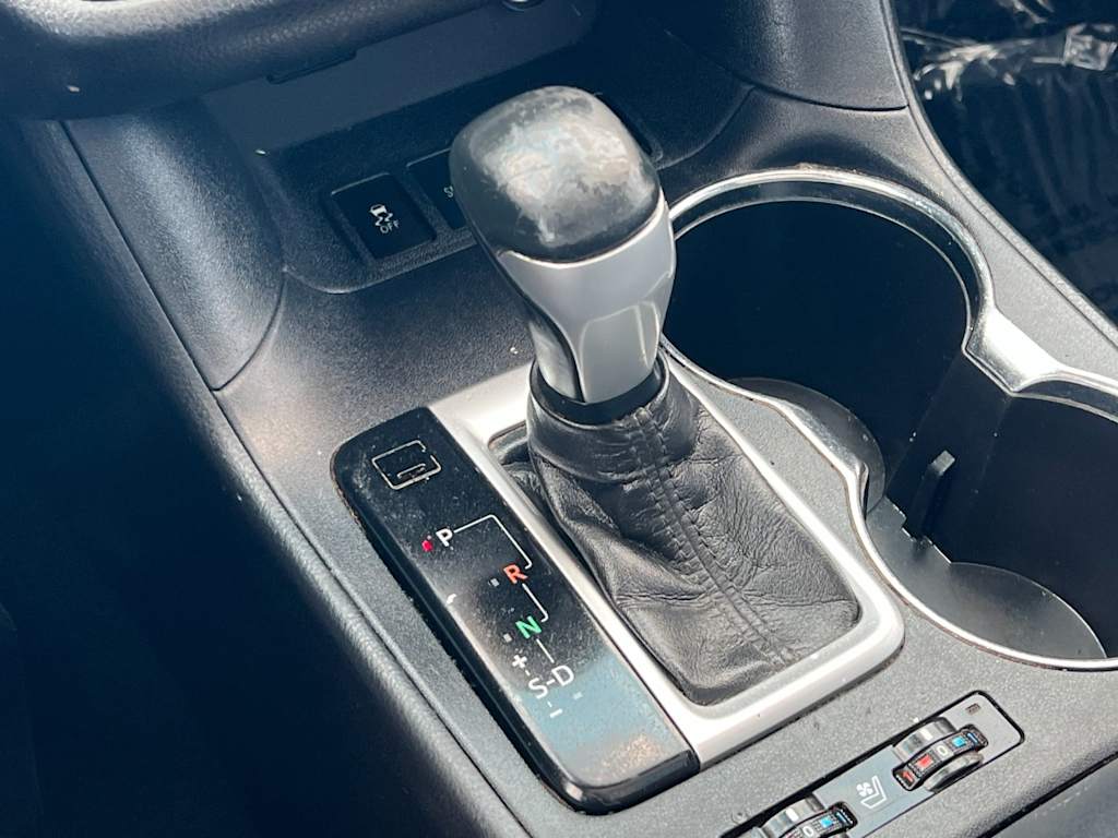 Thumbnail: 2015 Toyota Highlander - 14