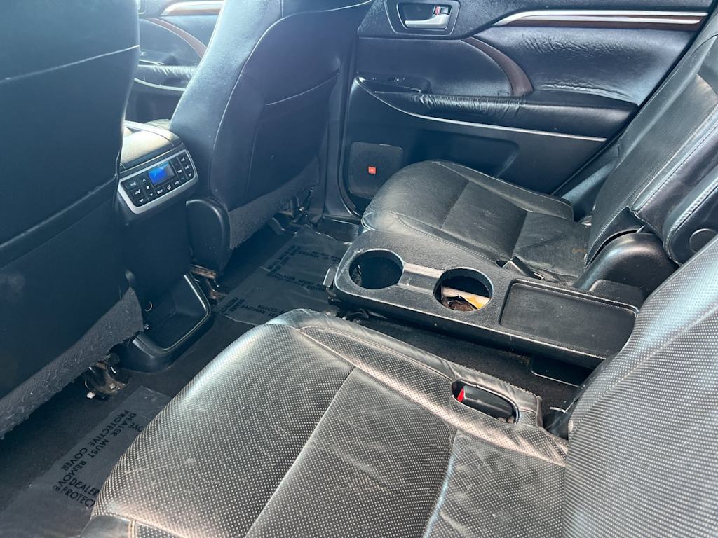 Thumbnail: 2015 Toyota Highlander - 11