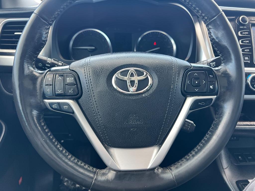 Thumbnail: 2015 Toyota Highlander - 28