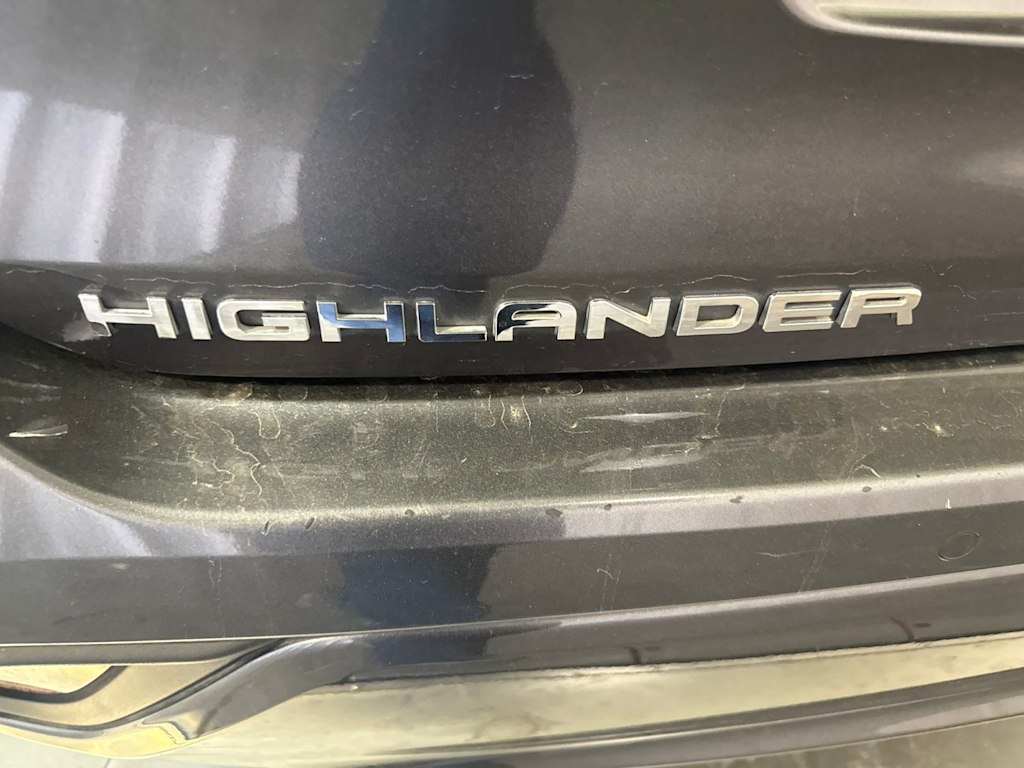 Thumbnail: 2020 Toyota Highlander - 6