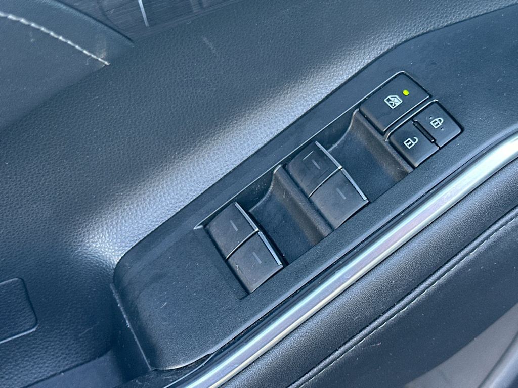 Thumbnail: 2020 Toyota Highlander - 23
