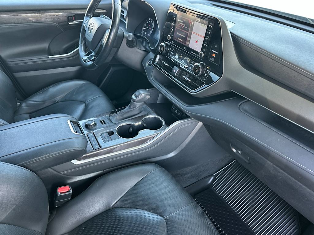 Thumbnail: 2020 Toyota Highlander - 12