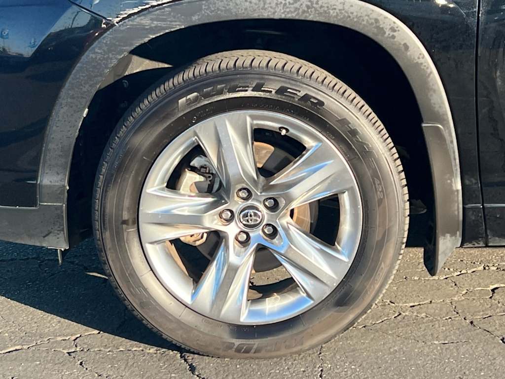 Thumbnail: 2018 Toyota Highlander - 8