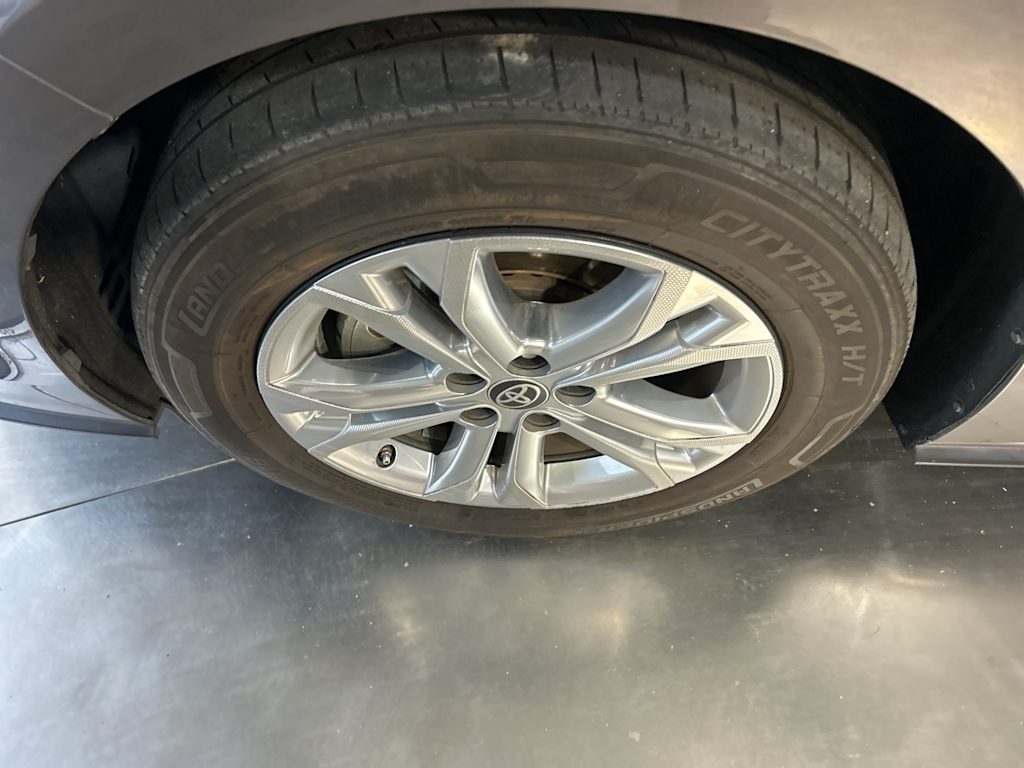 Thumbnail: 2021 Toyota Sienna - 25