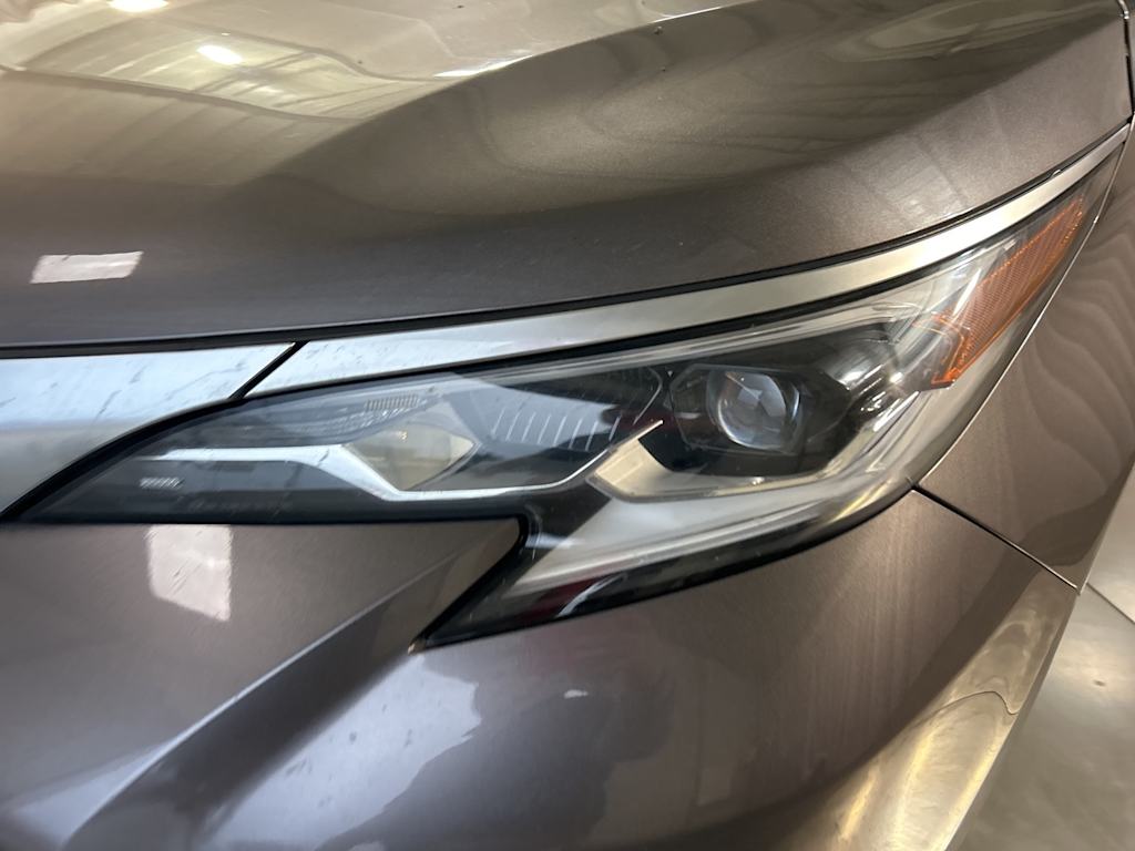 Thumbnail: 2021 Toyota Sienna - 13